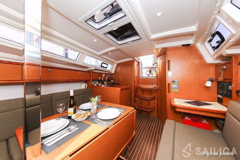 Bavaria 33 Cruiser - Yacht Charter Sailica
