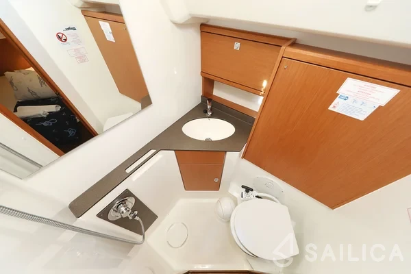 Bavaria 46 Cruiser - Yacht Charter Sailica