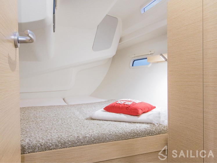 Hanse 388 - Yacht Charter Sailica