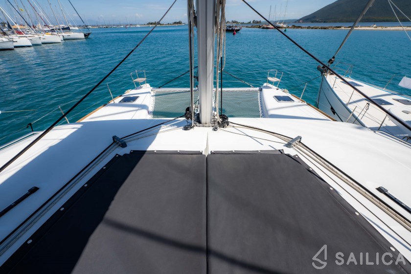 Lagoon 450  Flybridge - Yacht Charter Sailica