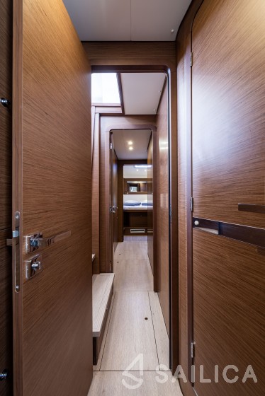Lagoon 450  Flybridge - Yacht Charter Sailica