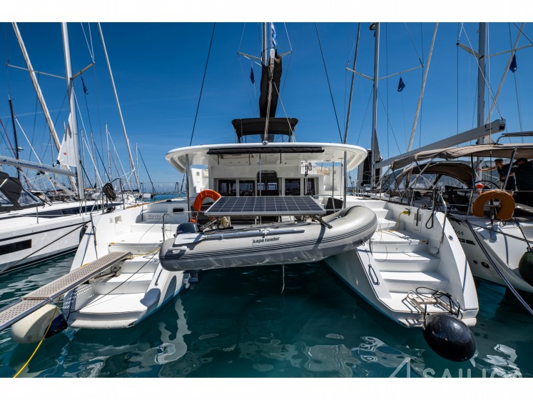 Lagoon 450  Flybridge - Yacht Charter Sailica