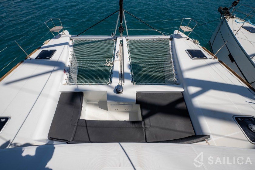Lagoon 450  Flybridge - Yacht Charter Sailica