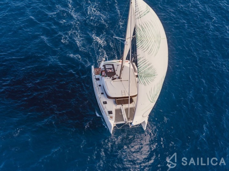Lagoon 40 - Yacht Charter Sailica