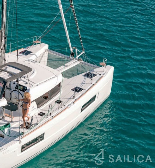 Lagoon 40 - Yacht Charter Sailica