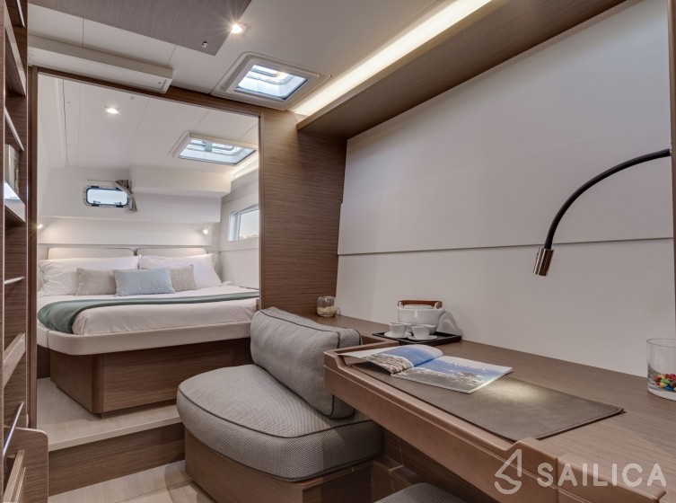 Lagoon 40 - Yacht Charter Sailica
