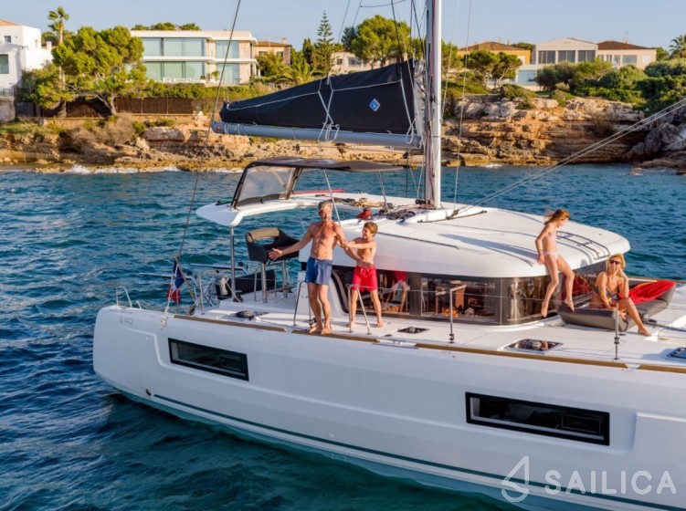 Lagoon 40 - Yacht Charter Sailica