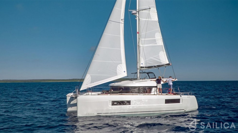 Lagoon 40 - Yacht Charter Sailica