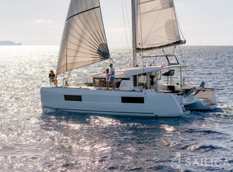 Lagoon 40 - Yacht Charter Sailica