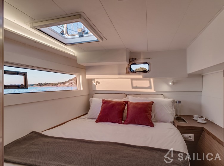 Lagoon 40 - Yacht Charter Sailica