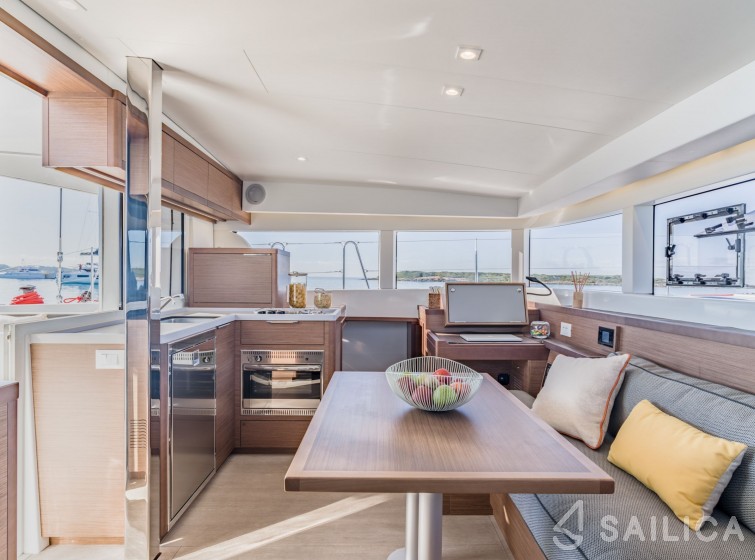 Lagoon 40 - Yacht Charter Sailica