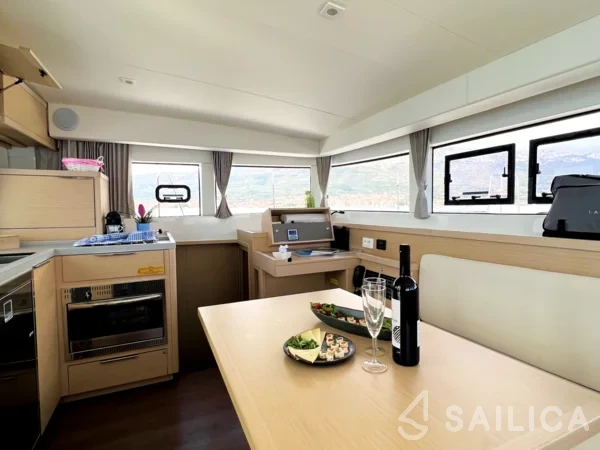 Lagoon 40 - Yacht Charter Sailica