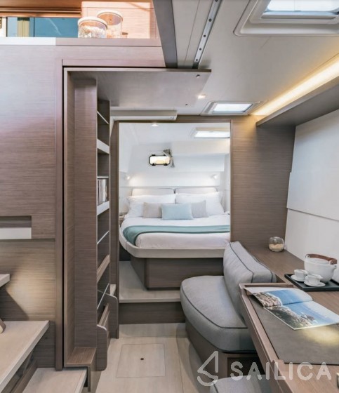 Lagoon 40 - Yacht Charter Sailica