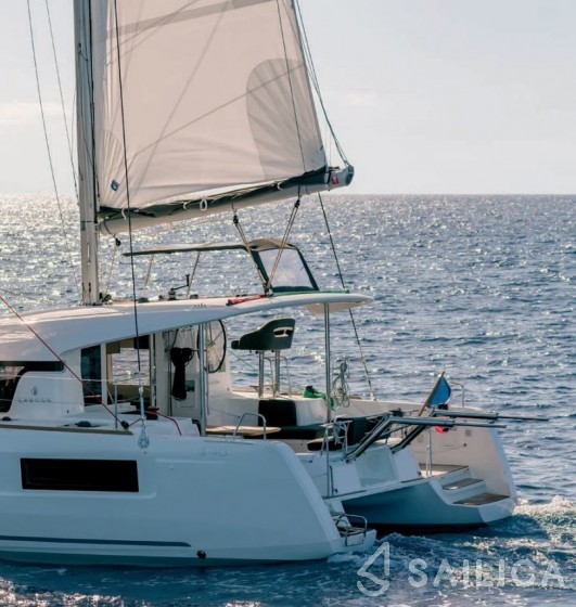 Lagoon 40 - Yacht Charter Sailica