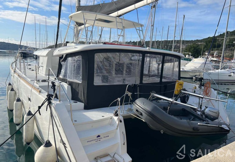 Lagoon 450  Flybridge - Yacht Charter Sailica