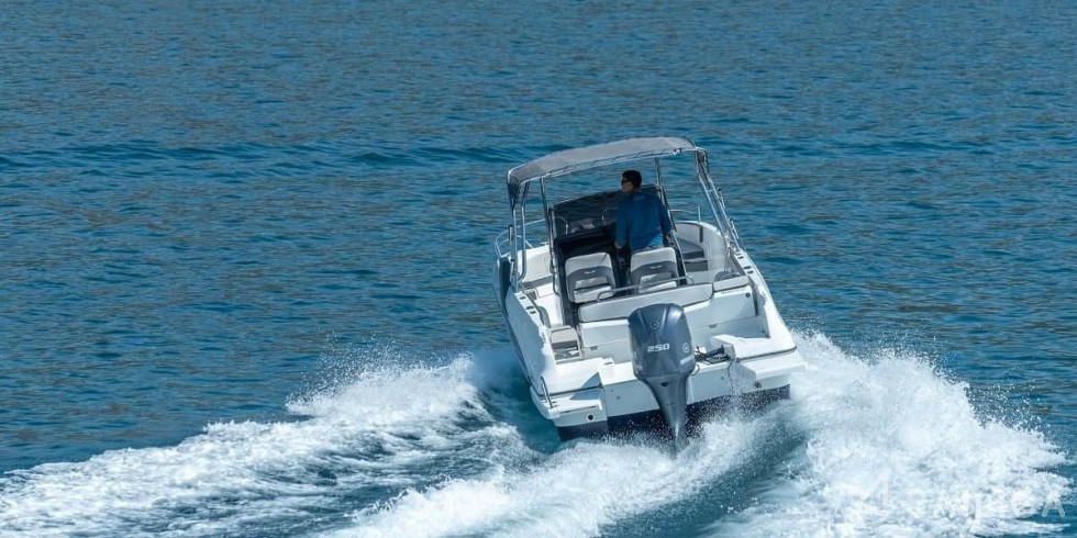 Beneteau Flyer 7.7 SUNdeck - Yacht Charter Sailica