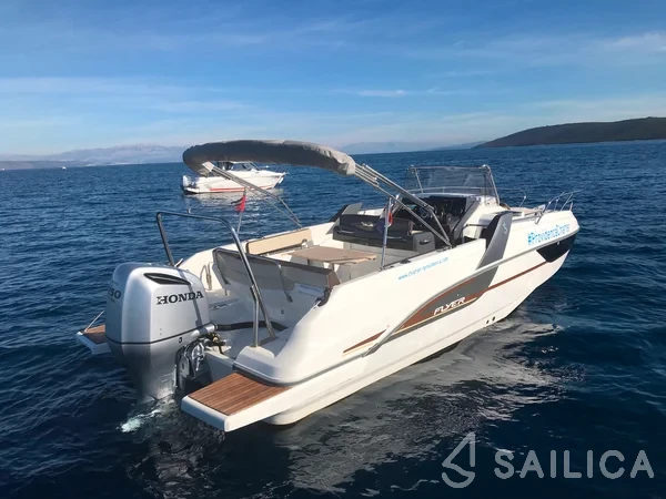 Beneteau Flyer 7.7 SUNdeck - Yacht Charter Sailica