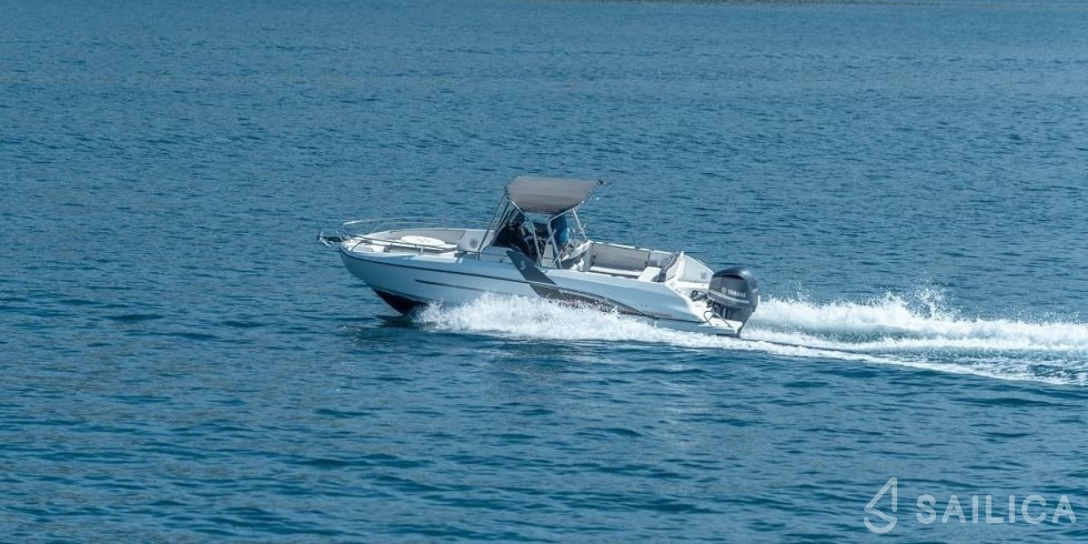 Beneteau Flyer 7.7 SUNdeck - Yacht Charter Sailica