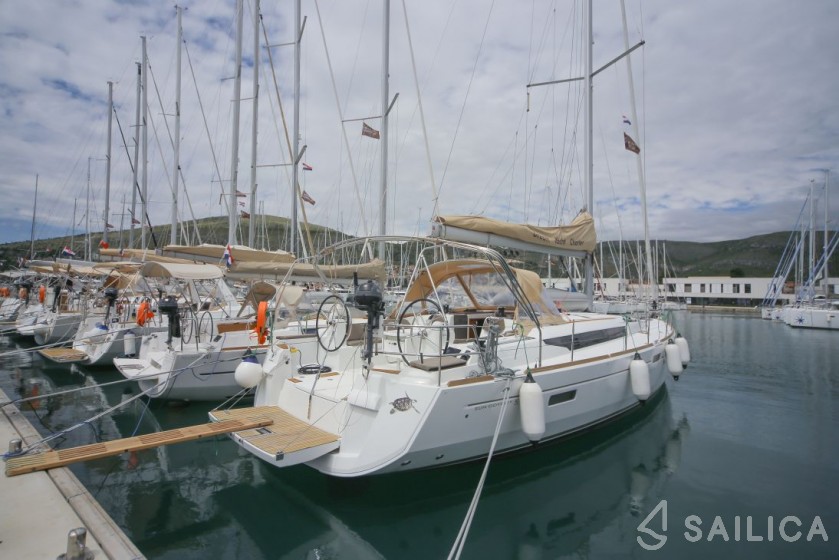 Sun Odyssey 519 - Yacht Charter Sailica