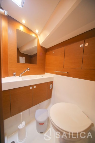 Sun Odyssey 519 - Yacht Charter Sailica