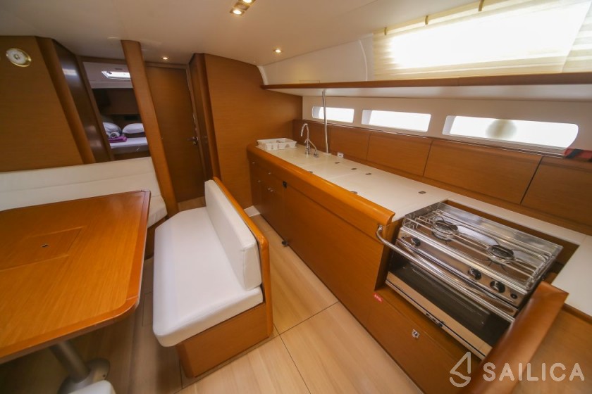 Sun Odyssey 519 - Yacht Charter Sailica