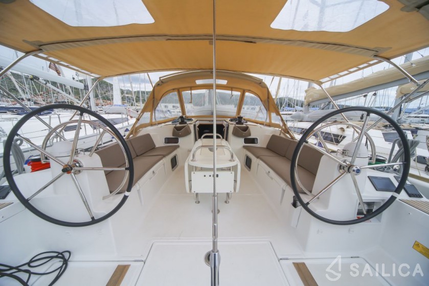 Sun Odyssey 519 - Yacht Charter Sailica