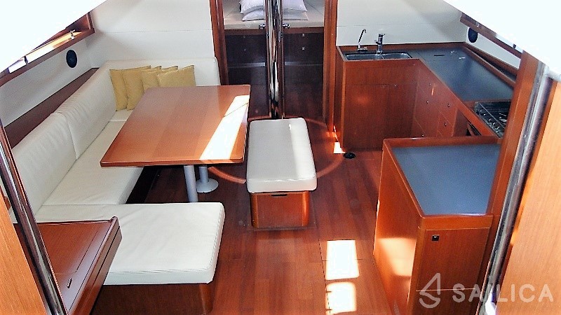 Oceanis 48 - Yacht Charter Sailica