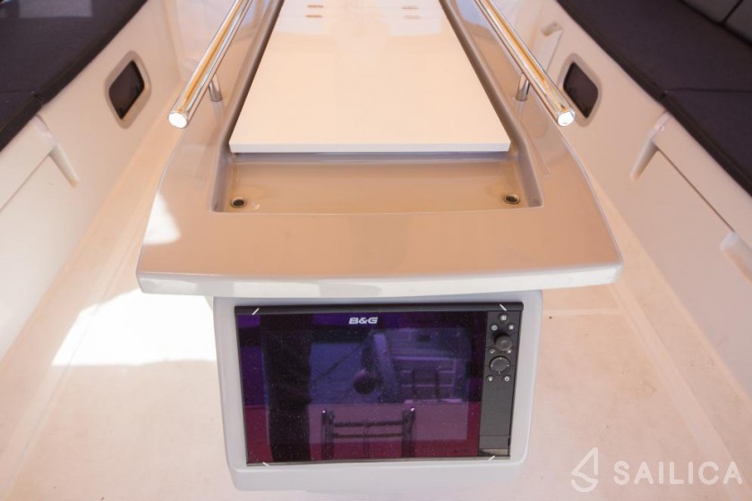Oceanis 48 - Yacht Charter Sailica