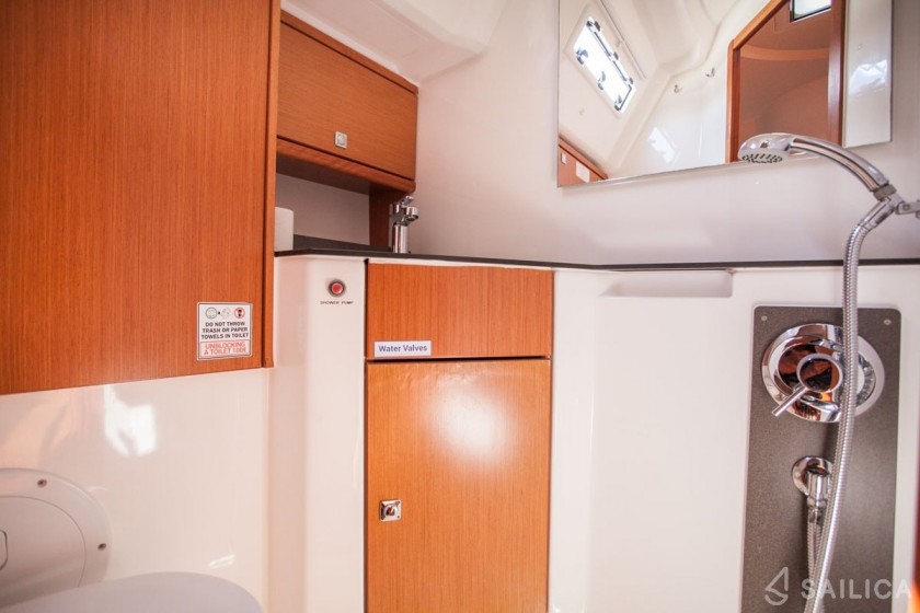 Bavaria Cruiser 46 - Yacht Charter Sailica