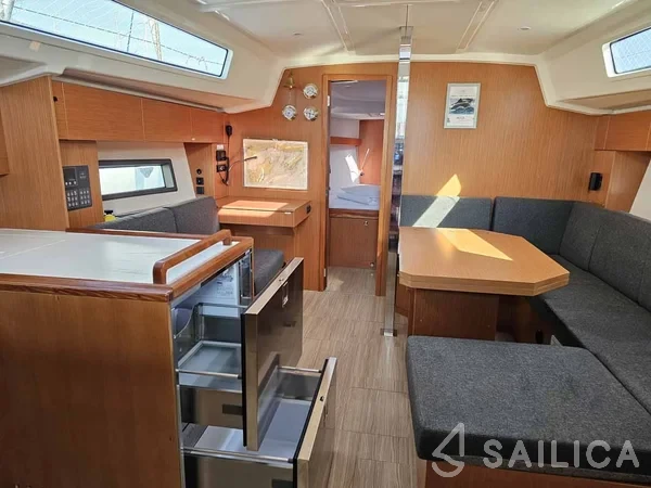 Bavaria C42 - Yacht Charter Sailica