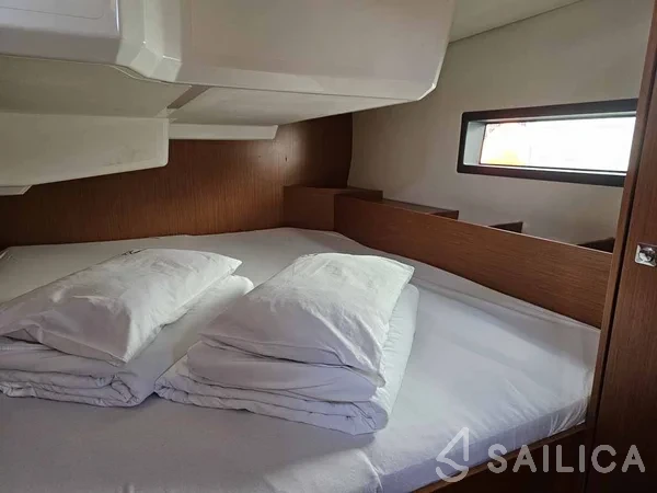 Bavaria C42 - Yacht Charter Sailica
