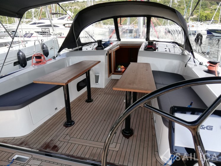 More 55 - Yacht Charter Sailica