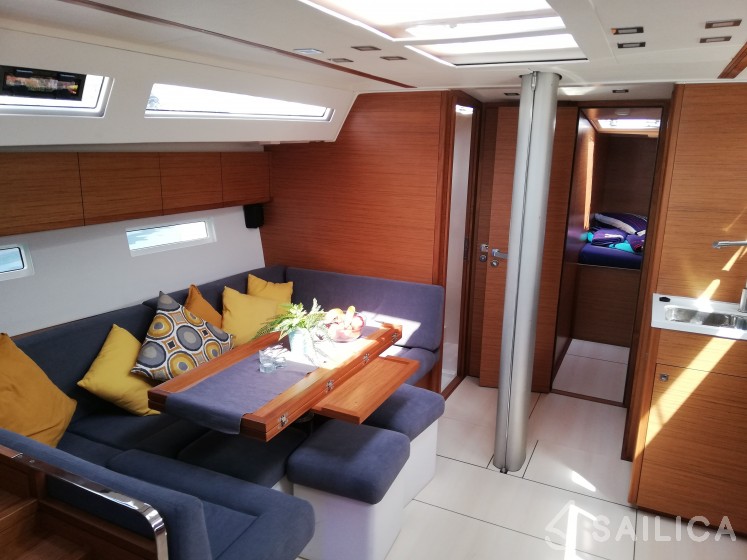 More 55 - Yacht Charter Sailica