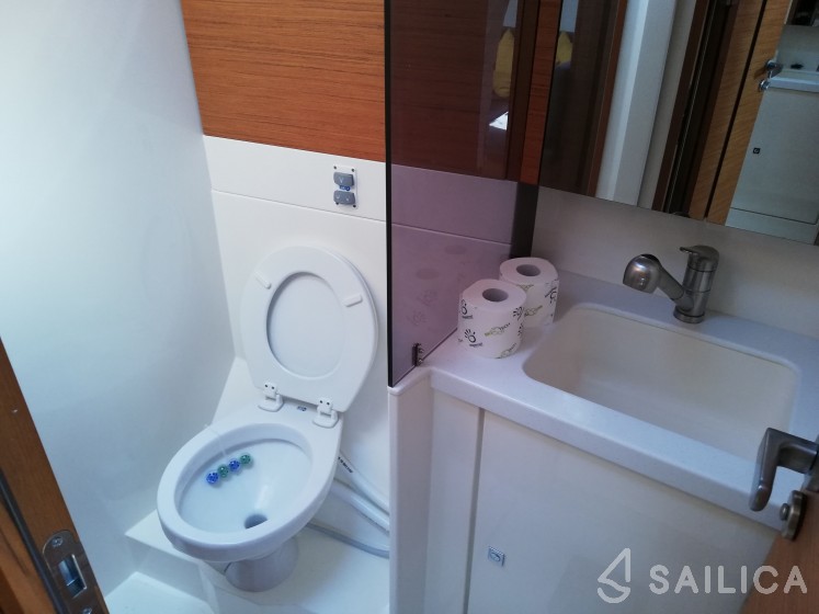 More 55 - Yacht Charter Sailica