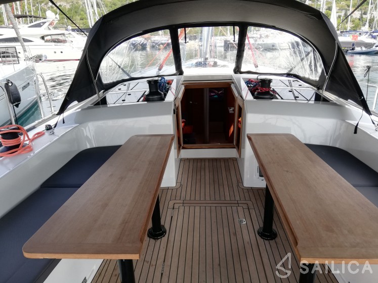 More 55 - Yacht Charter Sailica