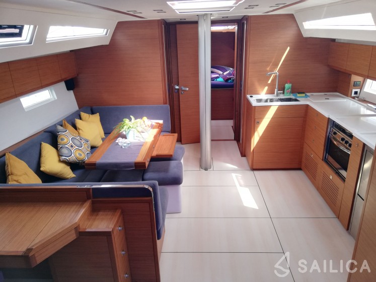 More 55 - Yacht Charter Sailica