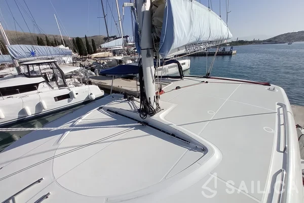 Lagoon 40 - Yacht Charter Sailica