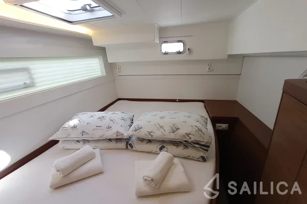 Lagoon 40 - Yacht Charter Sailica