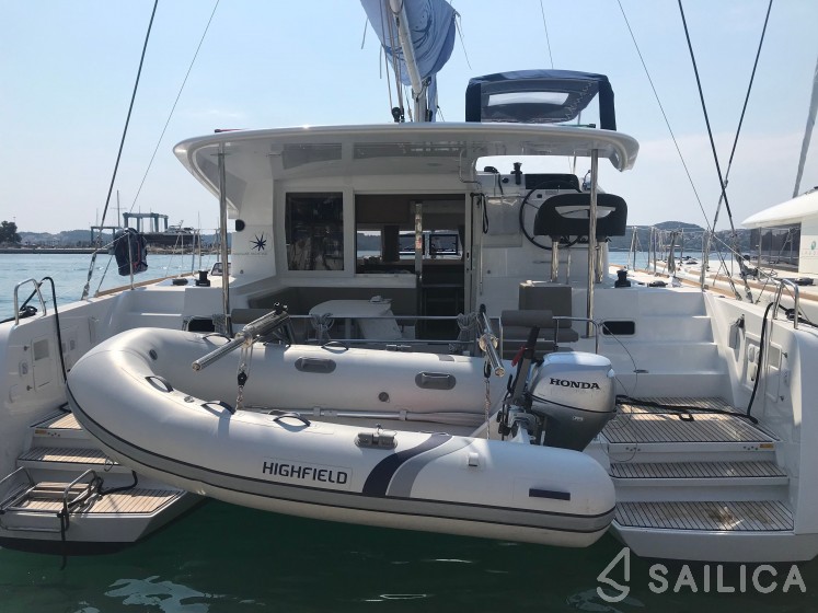 Lagoon 40 - Yacht Charter Sailica