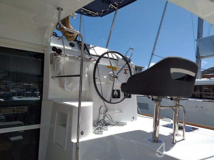 Lagoon 40 - Yacht Charter Sailica