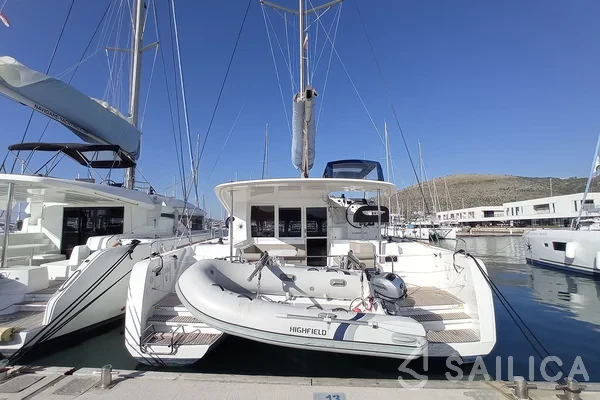 Lagoon 40 - Yacht Charter Sailica