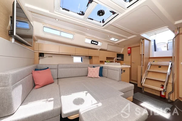 Hanse 458 - Yacht Charter Sailica