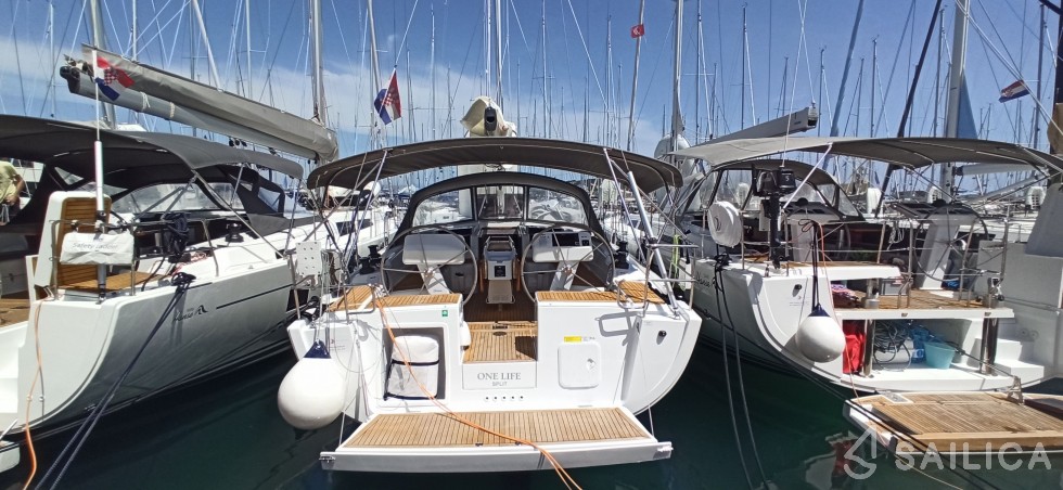 Hanse 458 - Yacht Charter Sailica