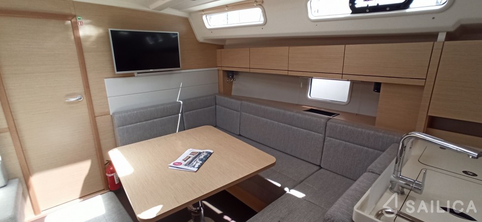 Hanse 458 - Yacht Charter Sailica