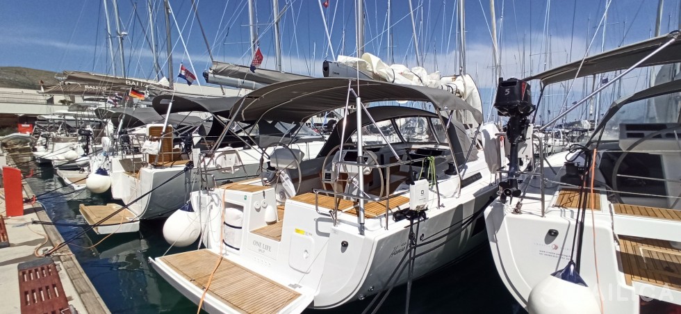 Hanse 458 - Yacht Charter Sailica