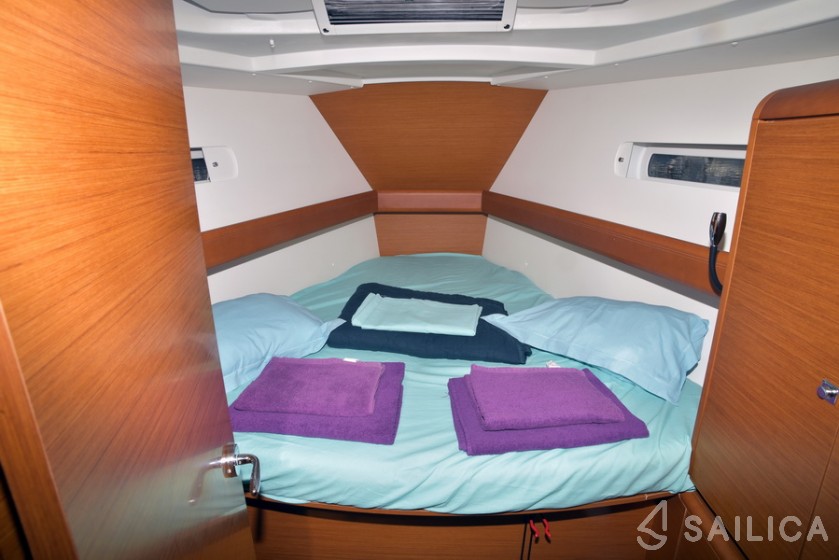 Sun Odyssey 449 - Yacht Charter Sailica