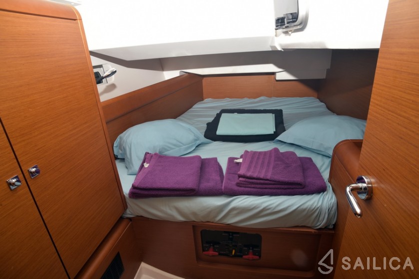 Sun Odyssey 449 - Yacht Charter Sailica