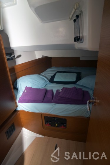 Sun Odyssey 449 - Yacht Charter Sailica