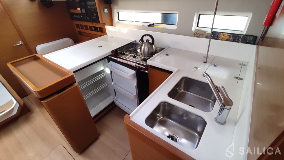 Sun Odyssey 440 - Yacht Charter Sailica
