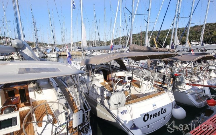 Bavaria 40 Cruiser - Yacht Charter Sailica